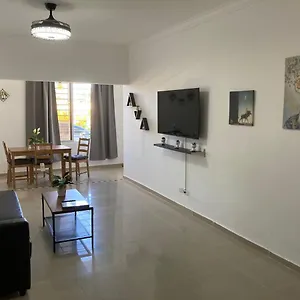  Apartamento Lovely 10 Mins Away From Airport